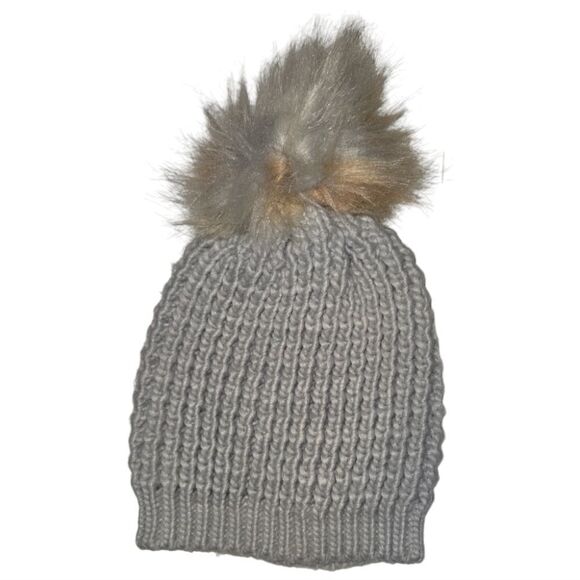 Gray Faux Fur Pom Pom Beanie NEW Rib Knit Toboggan Winter Hat One Size Bobble - Picture 1 of 4
